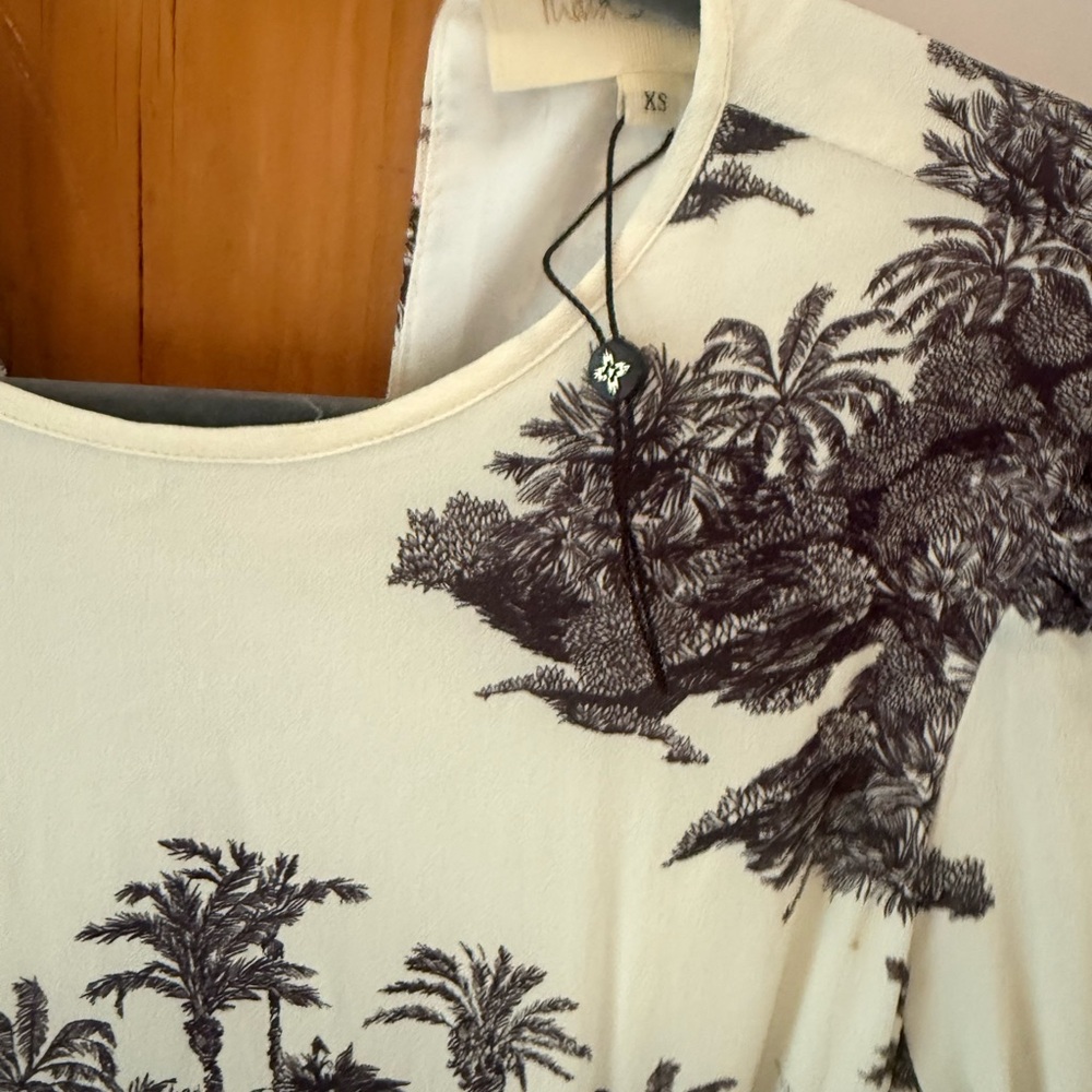 Tuckernuck x India hicks dress - Picture 3 of 3